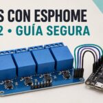 Módulo de cuatro relés conectado a un ESP32 con ESPHome
